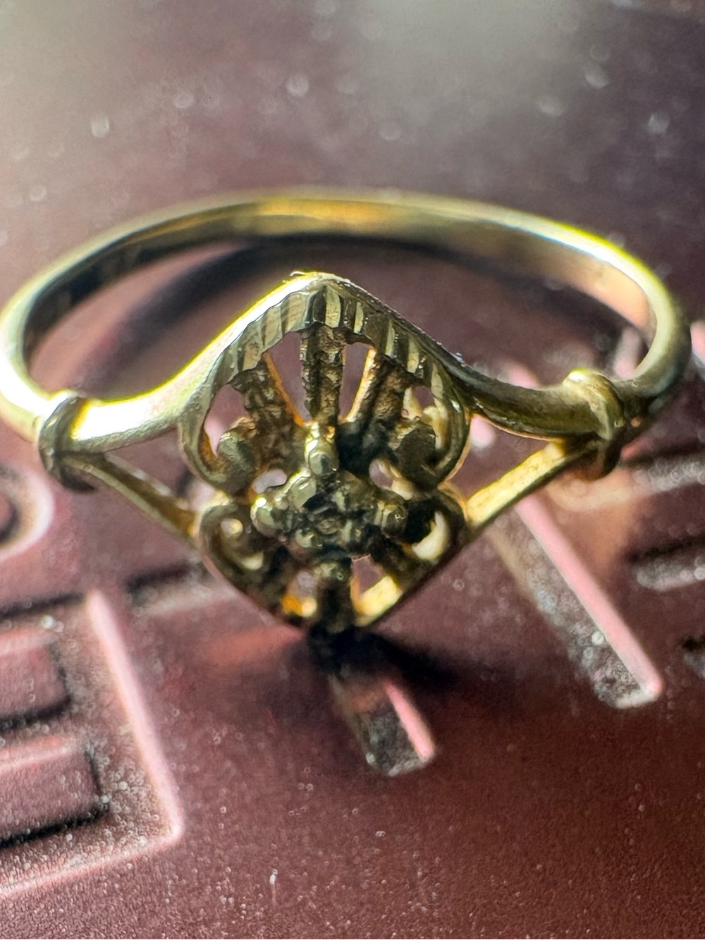Gold Floral Filigree Women's Ring - Classic Elegance with center diamond